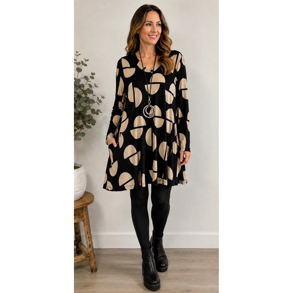 MASAI Womens V-Neck Bold Print Black Tunic M Lagenlook Copenhagen Layering Art